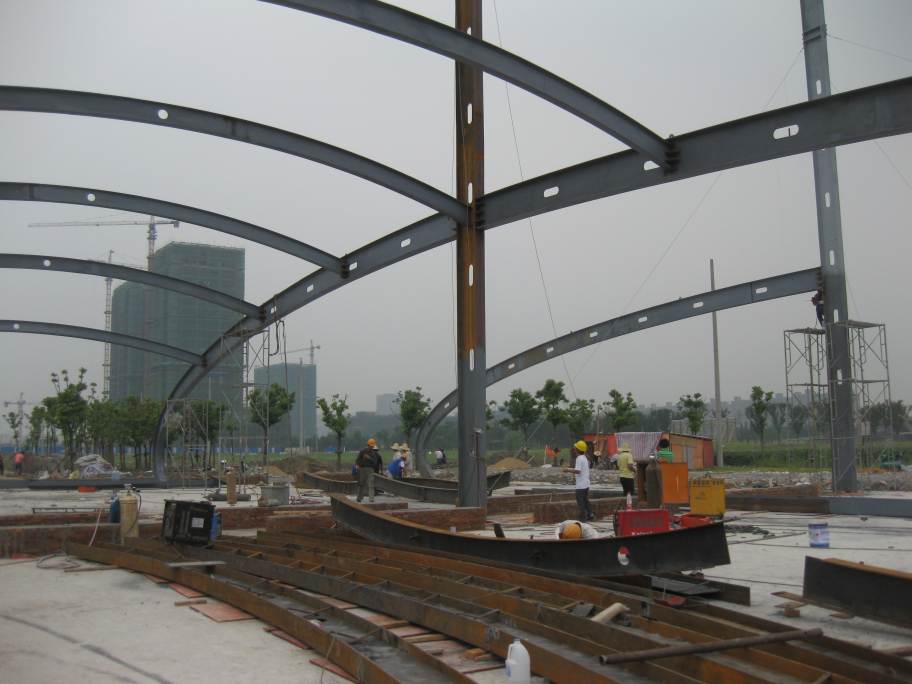 成都电动伸缩雨棚厂家:科技创新与绿色建筑的完美结合-2