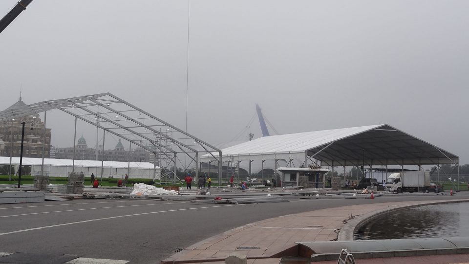 张拉膜车棚厂家:引领绿色建筑的新潮流-2