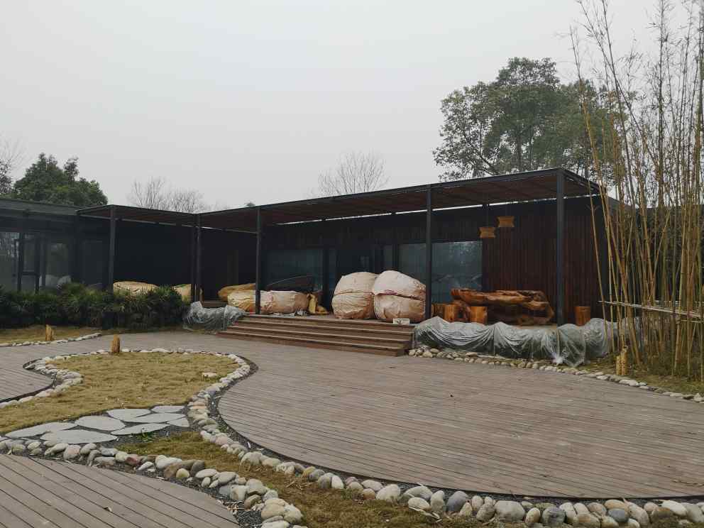 “收缩式太阳雨棚:为城市带来绿色与舒适-1