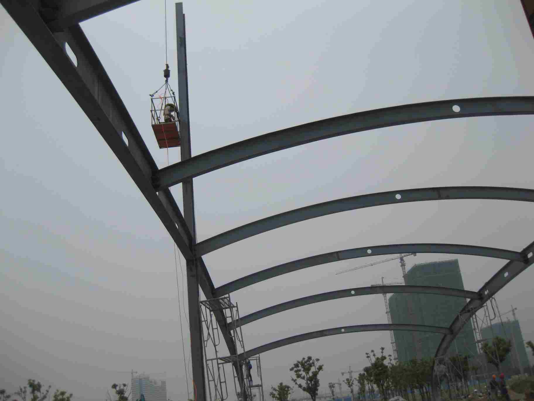 膜结构车棚:引领未来建筑风格的新纪元-3