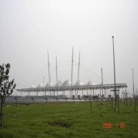 游泳池篷房：为家庭度假增添一抹风景 